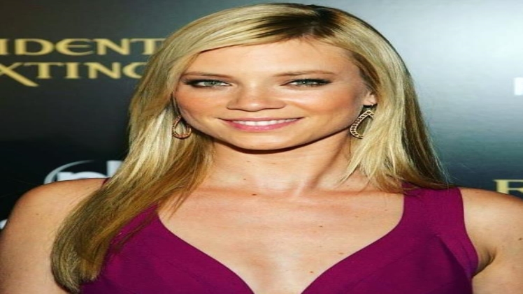 Amy Smart Age, Height Net Worth, Biography